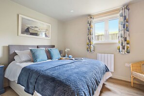 2 bedrooms, iron/ironing board, travel crib, free WiFi - Swallow barn | 2 bed in tranquil setting | Surfing (Bantham)