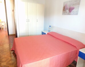 2 bedrooms - Apartment in a villa with balcony (Bibione)
