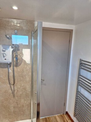 Casa, 4 habitaciones, para fumadores, vista al jardín | Baño