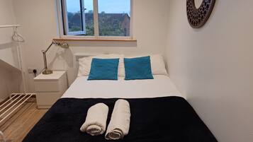 Hus - 4 soveværelser - ryger - udsigt til have | 4 soveværelser