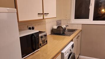 Hus - 4 soveværelser - ryger - udsigt til have | Vaskeri