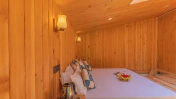 Rollaway beds, free WiFi, bed sheets