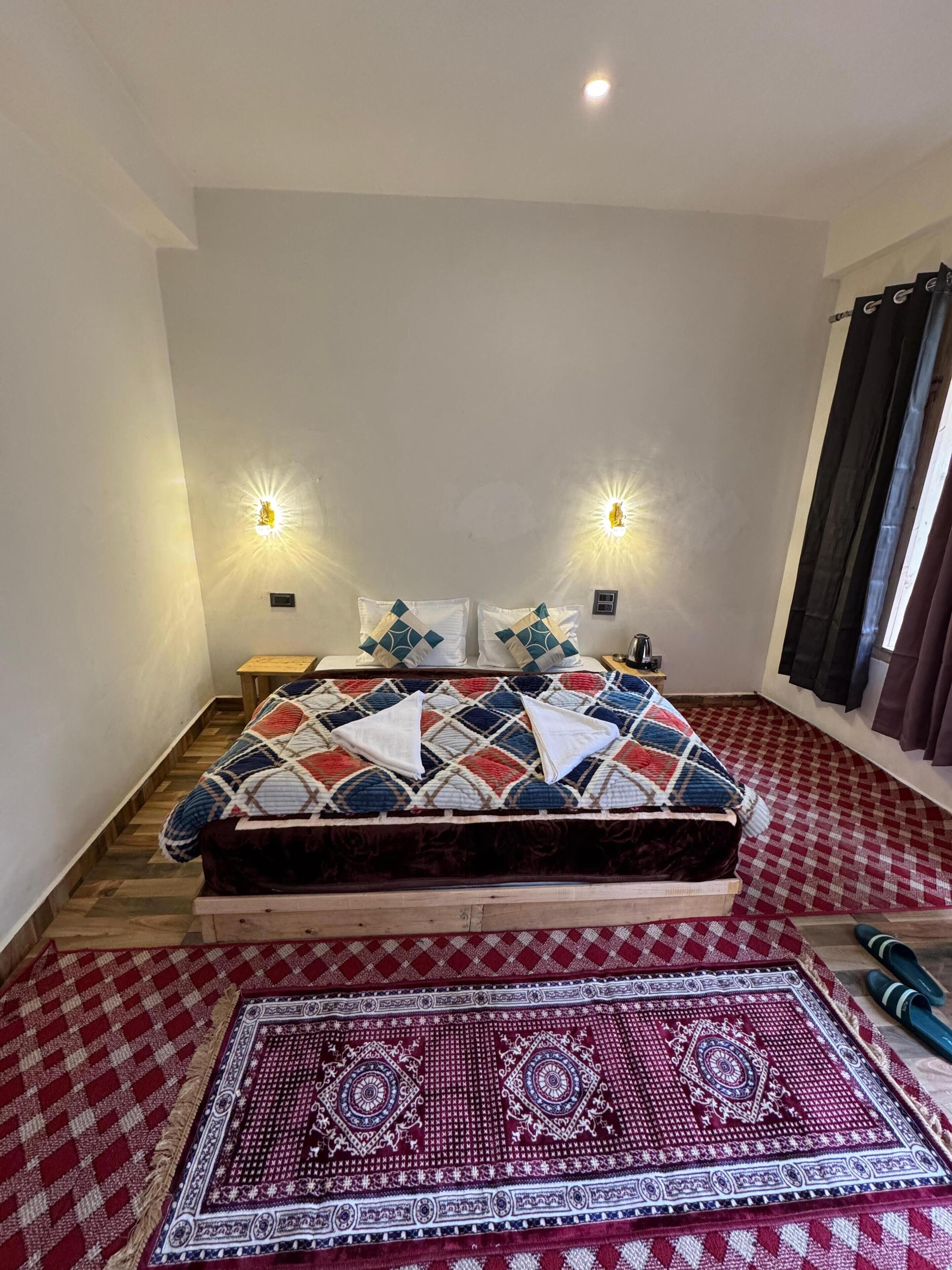 Deluxe Room | Rollaway beds, free WiFi, bed sheets