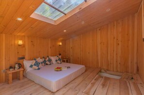 Rollaway beds, free WiFi, bed sheets