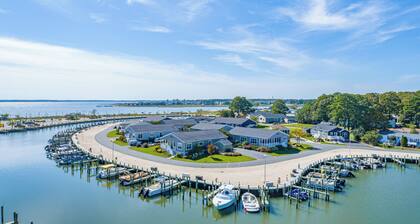 Large family fun home, pools, beach, pet friendly!