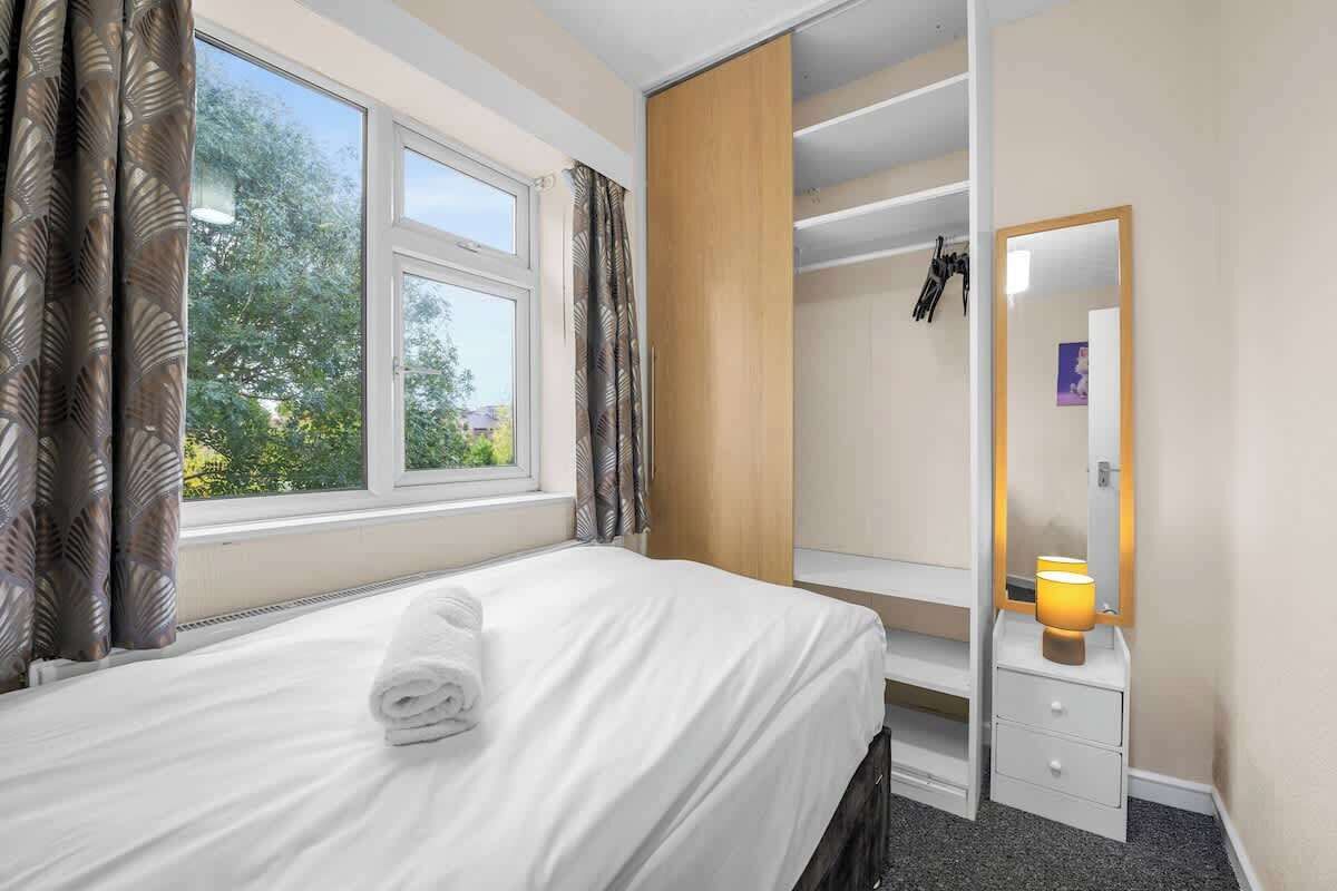 4 soverom, skrivebord, wi-fi og sengetøy