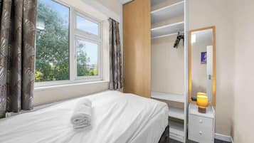 4 soverom, skrivebord, wi-fi og sengetøy