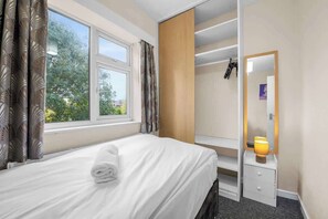 4 soverom, skrivebord, wi-fi og sengetøy