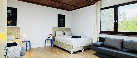 10 bedrooms, bed sheets