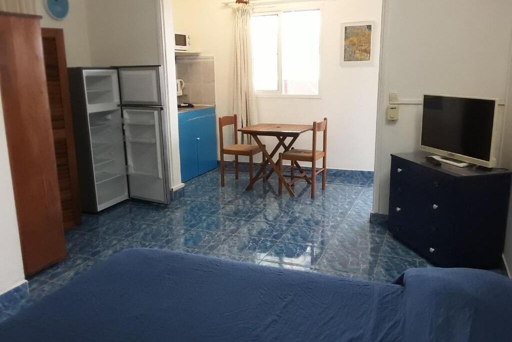 1 bedroom, internet, bed sheets