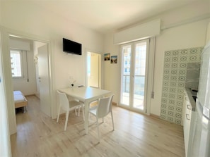 Dining - Relaxing sea view stay near the promenade (Bibione)