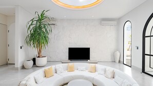 Unclassified image, 4 of 41, button - Casa Contenta Canggu (Canggu)