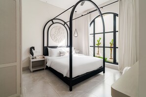 Luxury Villa, 5 Bedrooms, Private Pool - Casa Contenta Canggu (Canggu)