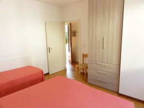 2 bedrooms