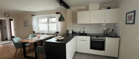 Frigorífic, forn, placa de cuina i rentaplats