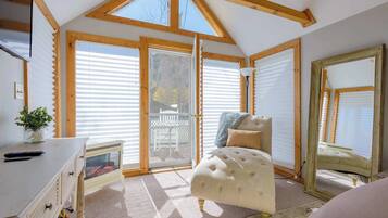 TV, fireplace, offices