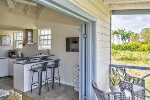 屋外ダイニングエリア