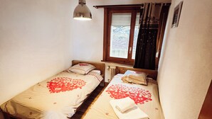 2 多间卧室、WiFi、床单