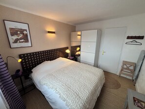 2 bedrooms, iron/ironing board, WiFi, bed sheets - Comfortable apartment – Beach and town center within walking distance (Cagnes-sur-Mer)