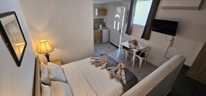 1 camera, Wi-Fi, lenzuola