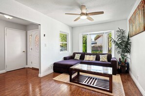 House | 3 bedrooms, Internet - Spacious Family Retreat in San Dimas Great Location (Covina)