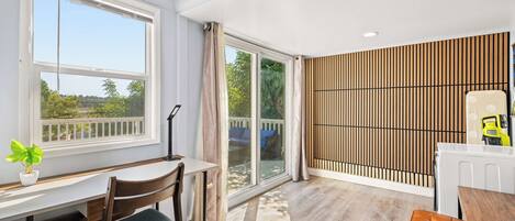 3 عدّة غرف نوم وخدمة الإنترنت