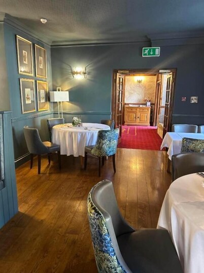 Three Salmons Hotel