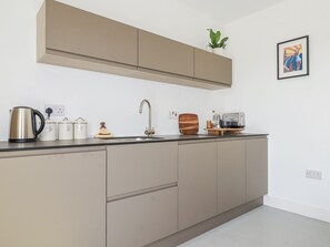 Interior - Teach Tra East (Perranporth)