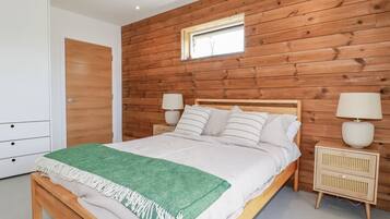 1 chambre, décor unique, ameublement unique