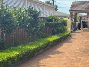 House, 4 Bedrooms | Garden - Cozy Private Room Near Station Free Parking & Wifi (Sydney)