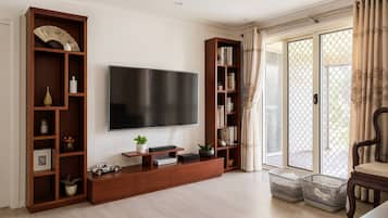 House, 4 Bedrooms | Living room