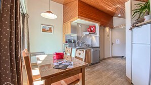 Unclassified image, 2 of 3, button - Apartment in Aussois With Ski Lift Access (Aussois)
