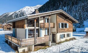 Exterior - Family Chalet in a Bucolic Setting (Chamonix-Mont-Blanc)