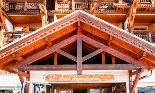 Chalet in Alpes-d'huez With Spa & Pool