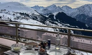Outdoor dining - Apartment in Centre-resort Near Ski Lift (Huez)