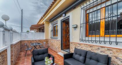 Modern sunny 2-bedroom townhome in Los Nareijos with AC/heating