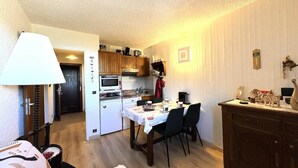 Microwave, dishwasher, electric kettle, toaster - Ruitor 709 (Les Allues)