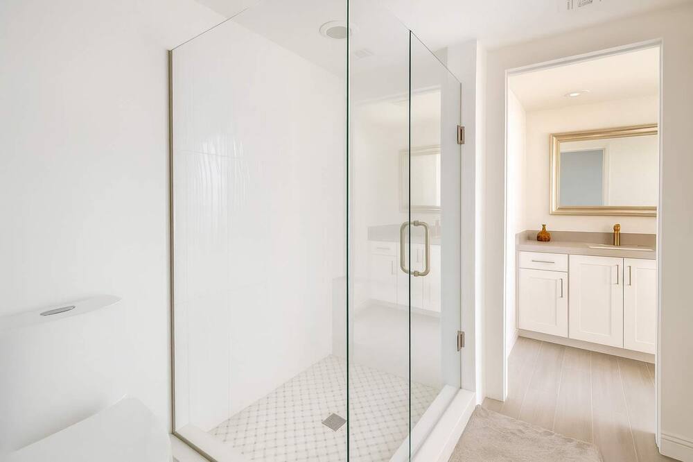 Mission Beach Bayfront Condo Steps to Ocean - Cahuilla Hills, CA