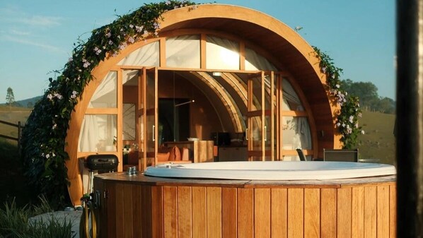 Comfort Room | Private spa tub