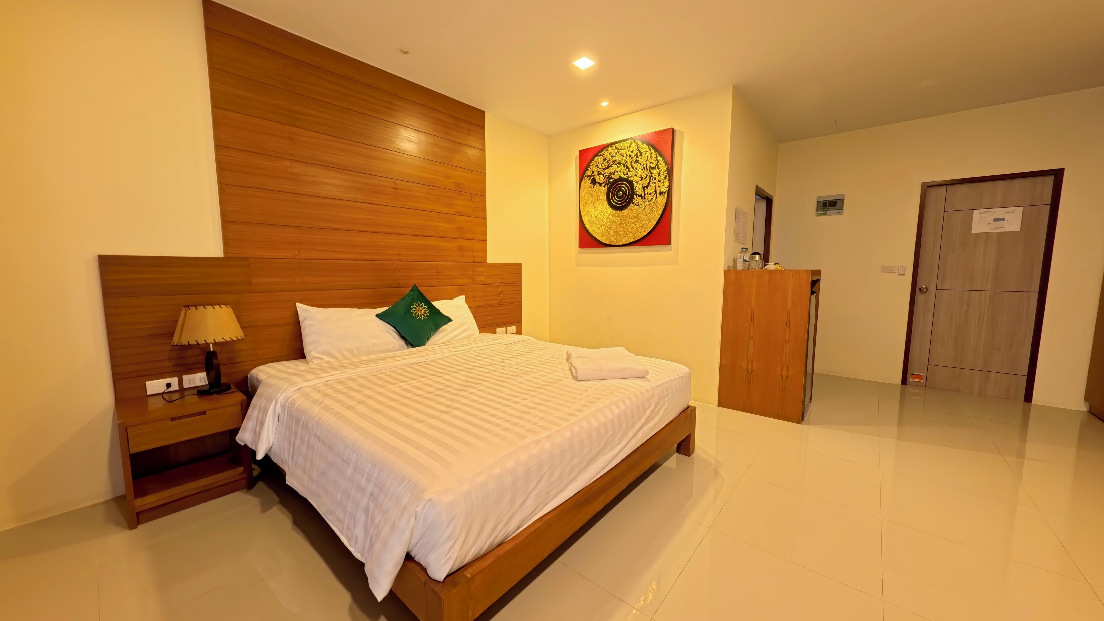 Luxury Double Room | Free WiFi, bed sheets