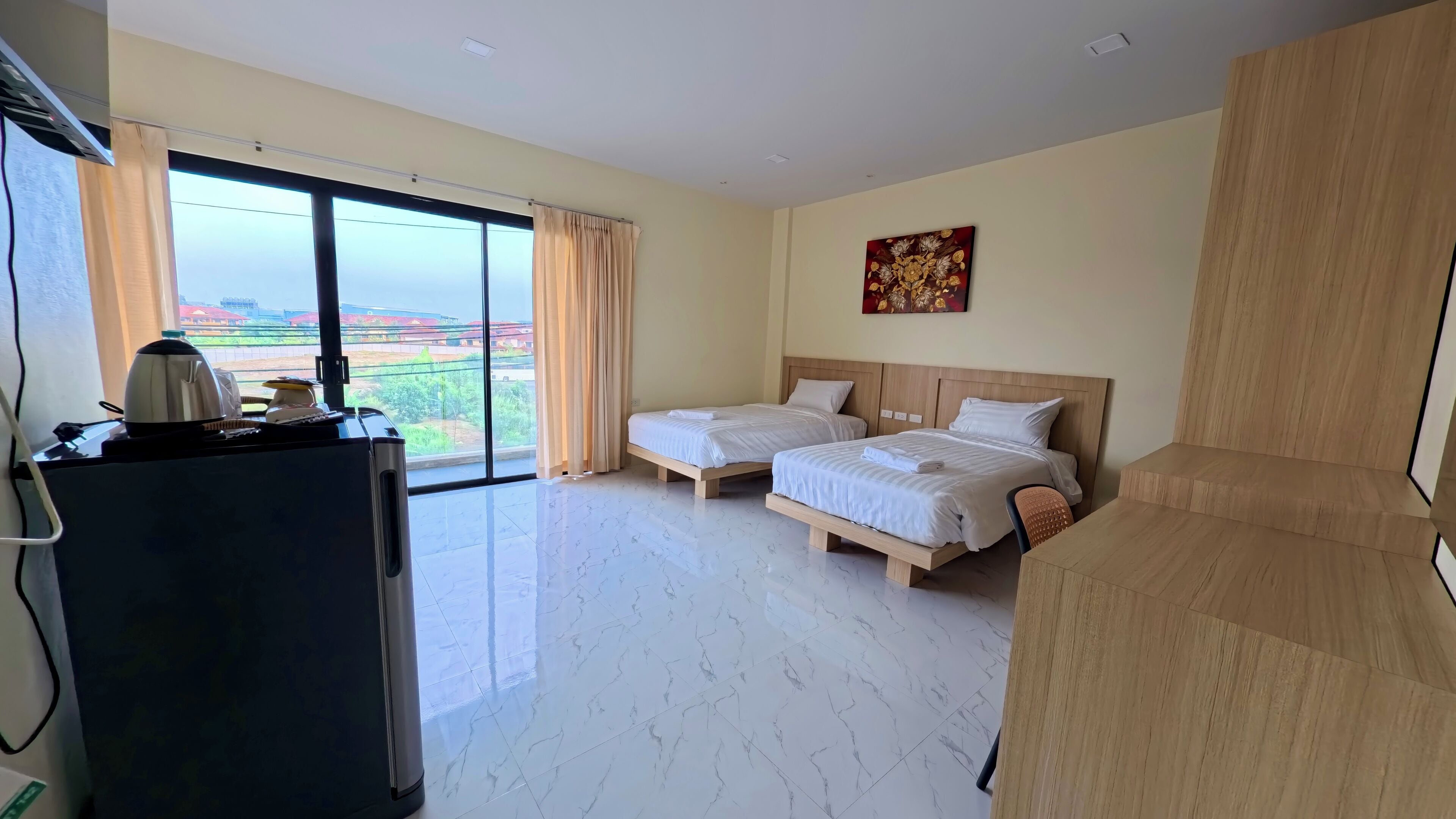 Luxury Twin Room | Free WiFi, bed sheets