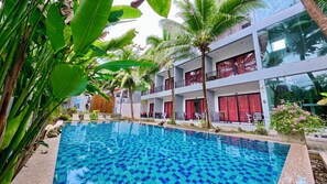 Outdoor pool - Baan Phu Chalong Place (Chalong)