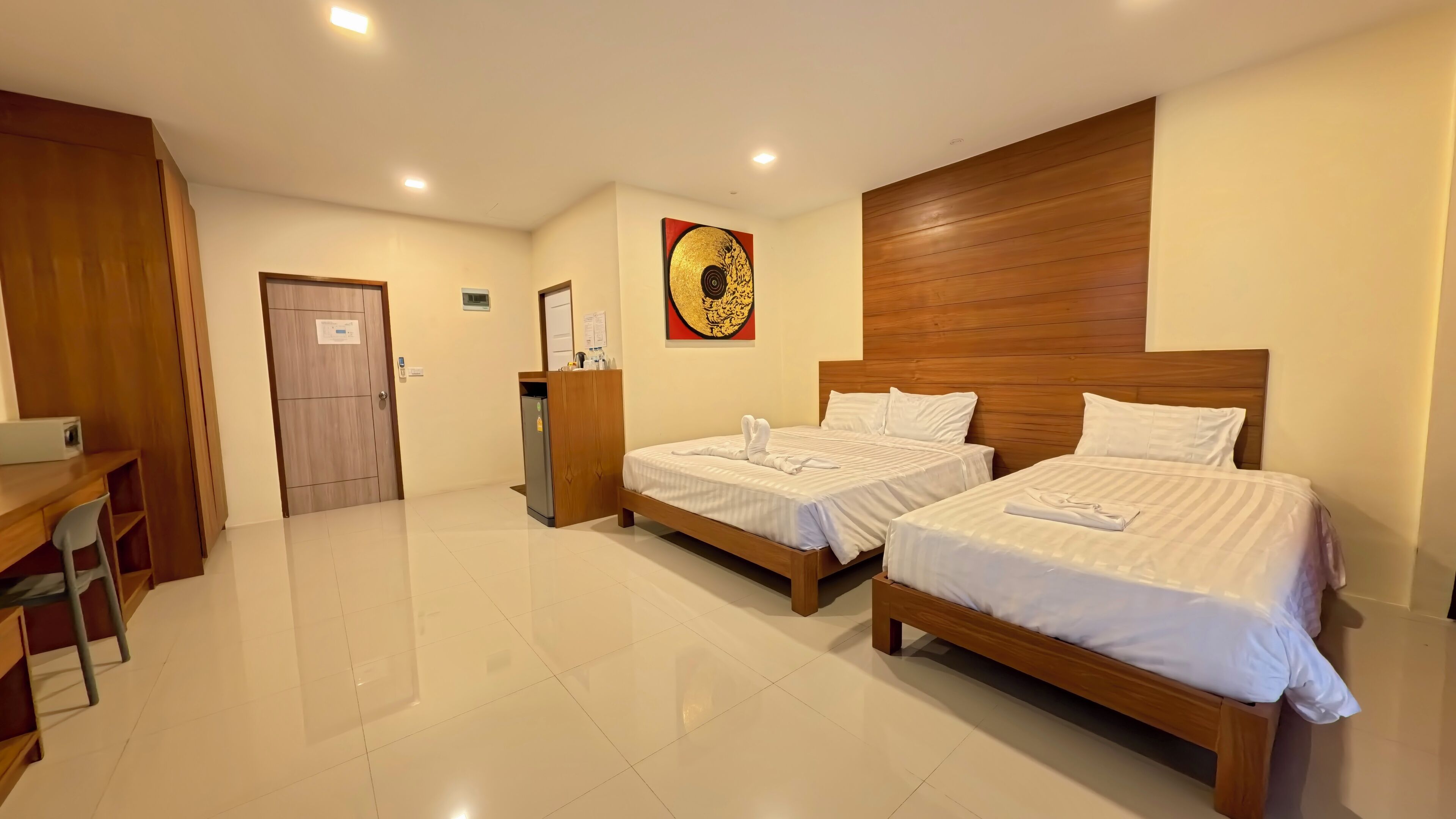 Luxury Triple Room | Free WiFi, bed sheets