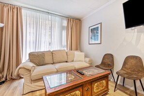 TV - Stylish Apartment in Prime Location with Wi-Fi (Nürnberg)