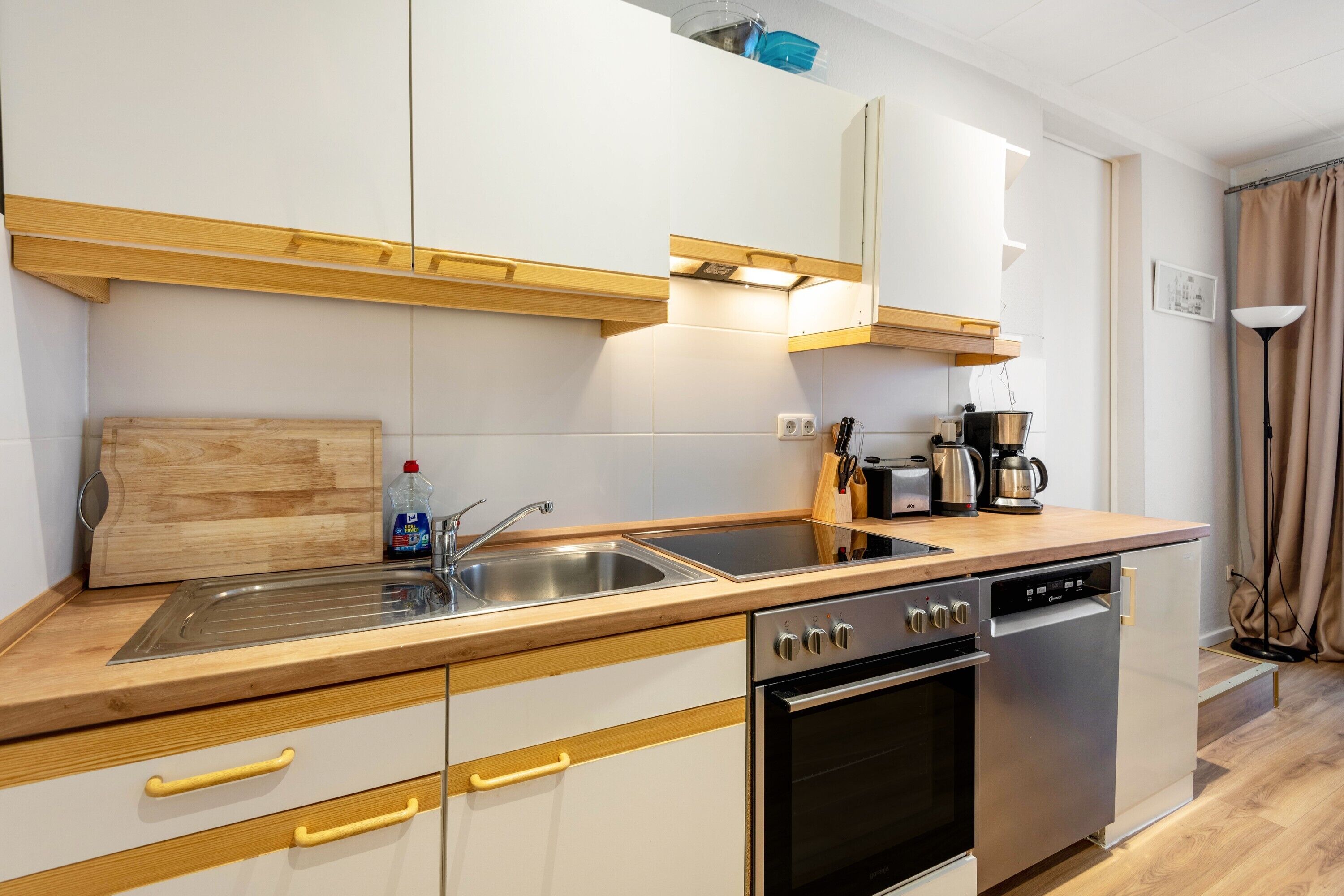 Réfrigérateur, four, plaque de cuisson, lave-vaisselle