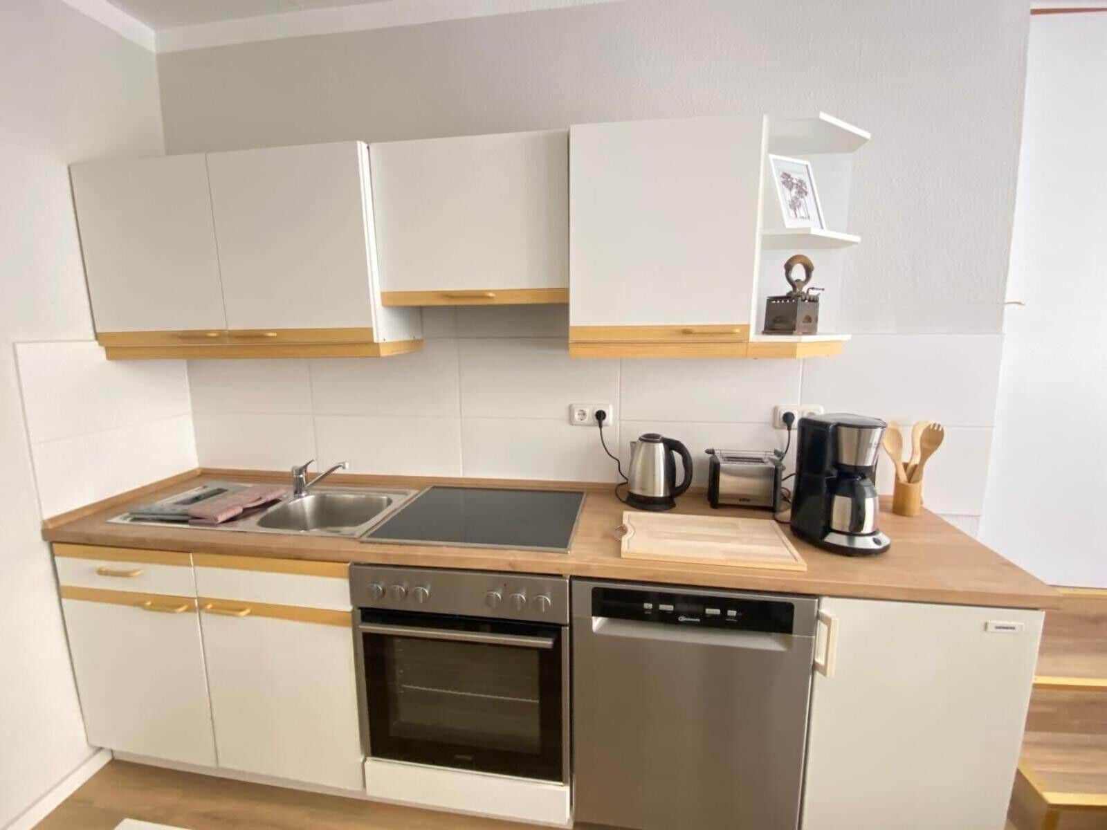 Kühlschrank, Ofen, Herdplatte, Geschirrspüler