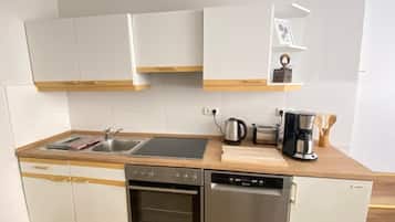 Køleskab, ovn, kogeplade, opvaskemaskine