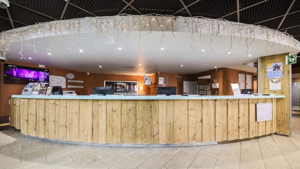 Lobby - Holiday Home in Val Thorens With Spa Access (Les Belleville)