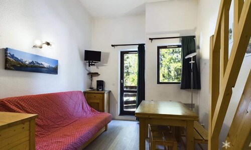 Renovated Mezzanine Studio at the Foot of the Slopes