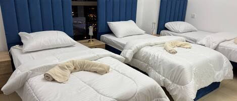 5 bedrooms, iron/ironing board, WiFi, bed sheets